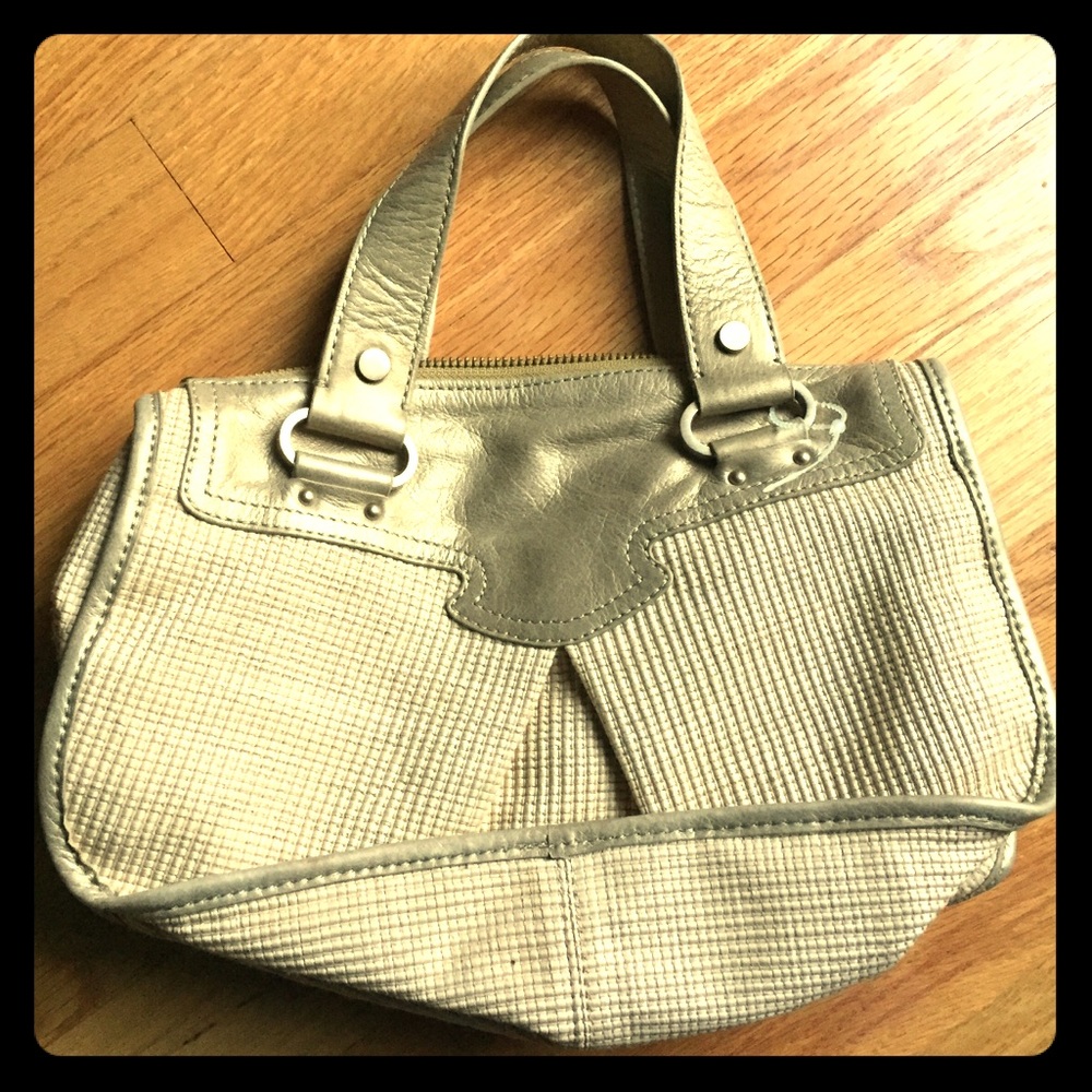 👜NWT Charles David Tan Shoulder Bag👜 - Picture 5 of 6
